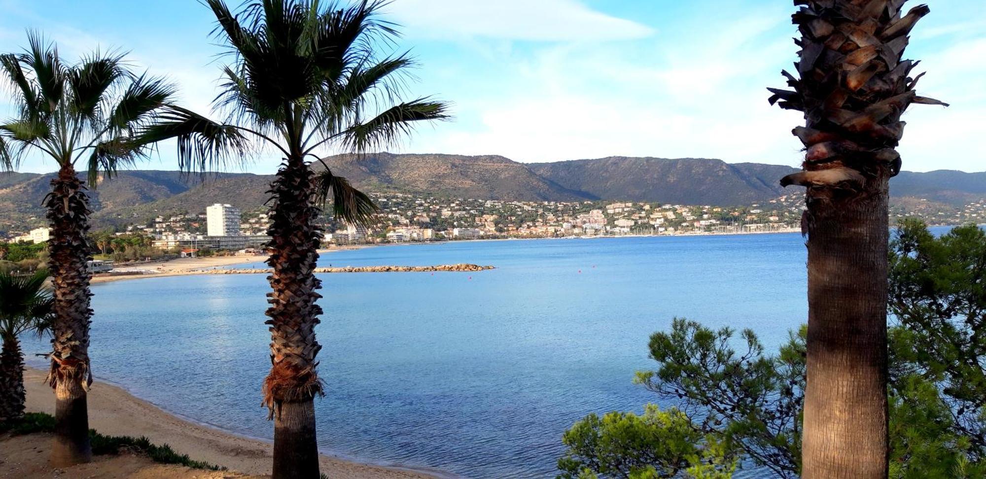 T2 Terrasse, Bormes Les Mimosas La Faviere, 5 Pers, 5 Mn A Pieds Des Plages Et Commerces Luaran gambar